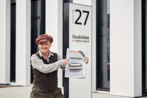 20er Jahre Zeitungsjunge als Walkact