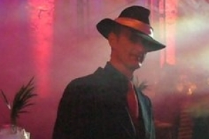 20iger Jahre Gangster Walkact, hier auf der Lambertz Schoko Party.