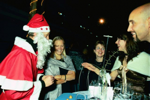 Spaß mit dem Zauberer-Weihnachtsmann