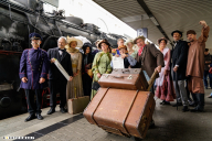Konzeptwalkacts von EventComedy, hier historische Bahn