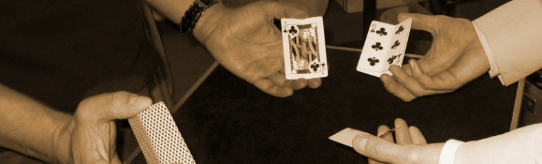Das Kümmelblättchen ist eine beliebte Variante, sozusagen das Hütchenspiel mit Karten