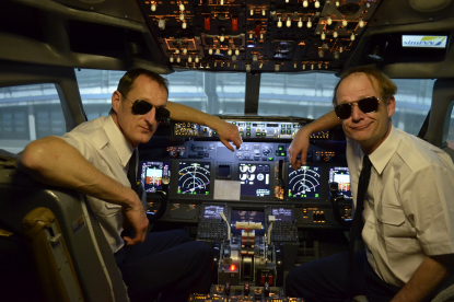 Eventcomedy trainiert seinen Event Pilot Walkact im Flugimulator