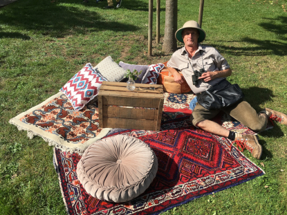 Tropical explorer walk act provides fun at the joie de vivre festival in Bad-Honnef.