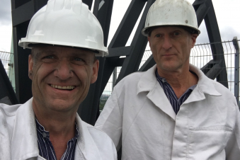 Kumpel Walking Act auf dem Förderturm des Bergbaumuseums Bochum.