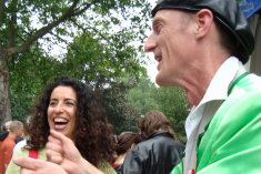 Stadtfest mit dem GROSSEN BAGATELLO bedeutet Spaß, wo Menschen zusammenkommen.